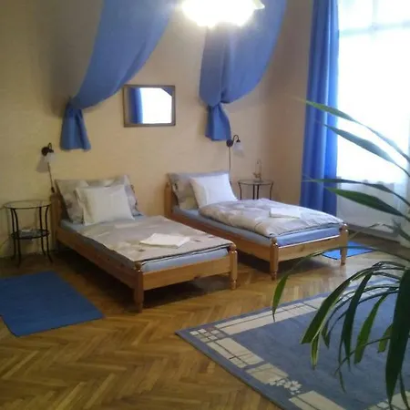 게스트하우스 Eoetvoes Rooms