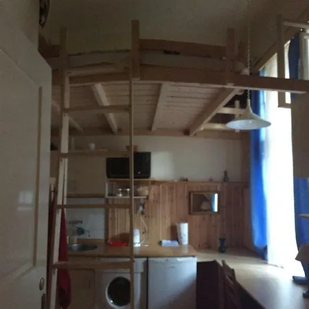 게스트하우스 Eoetvoes Rooms *