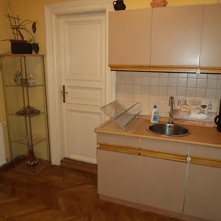 Eoetvoes Rooms