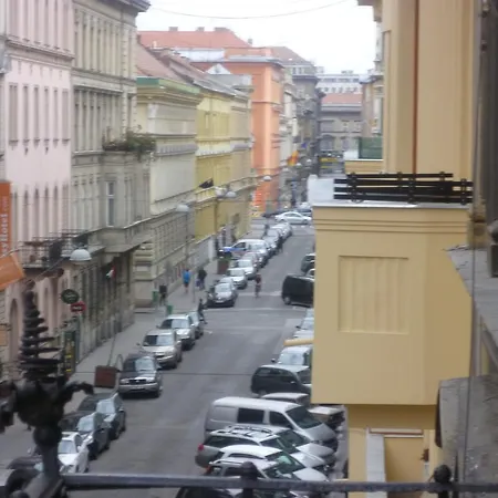 Eoetvoes Rooms Guest house Budapest