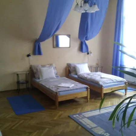 Eoetvoes Rooms Guest house