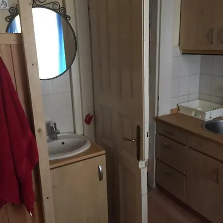Guest house Eoetvoes Rooms